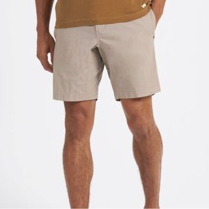 Vuori mens Ripstop Short size medium EUC